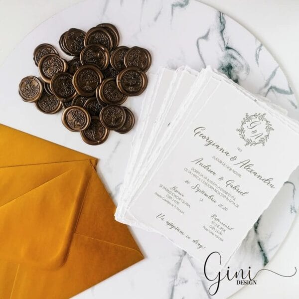 invitatie cu coronita aurie,margini franjurate si sigiliu