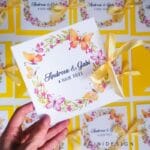 Invitatie de nunta cu fluturi galbeni
