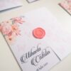 invitatie de nunta cu florii, fluturi si sigiliu