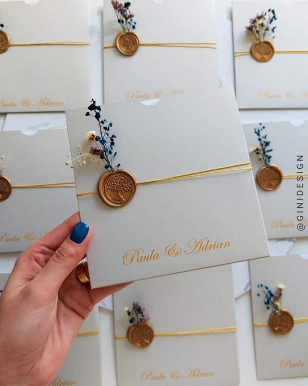 invitatie de nunta cu sigiliu cu flori uscate, model gri