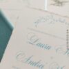 invitatie albastru pastel