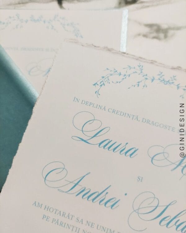 invitatie albastru pastel