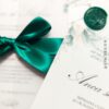 invitatie nunta botanica, invitatie nunta cu frunze, invitatie nunta verde, invitatie cu sigiliu, invitatie cu panglica