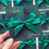 invitație verde smarald cu fundă