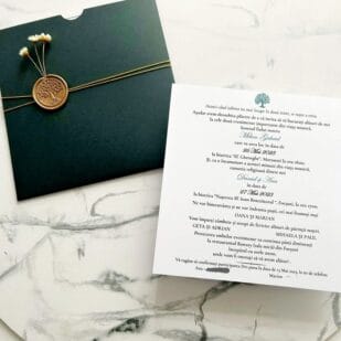 Invitatie nunta verde smarald cu sigiliu si flori uscate