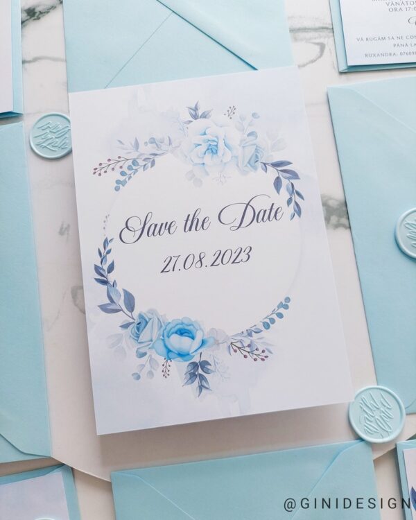 invitatie de nunta cu flori albastre si sigiliu