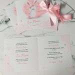 invitație de botez roz, invitație de botez iepuraș roz, invitație de botez iepuraș
