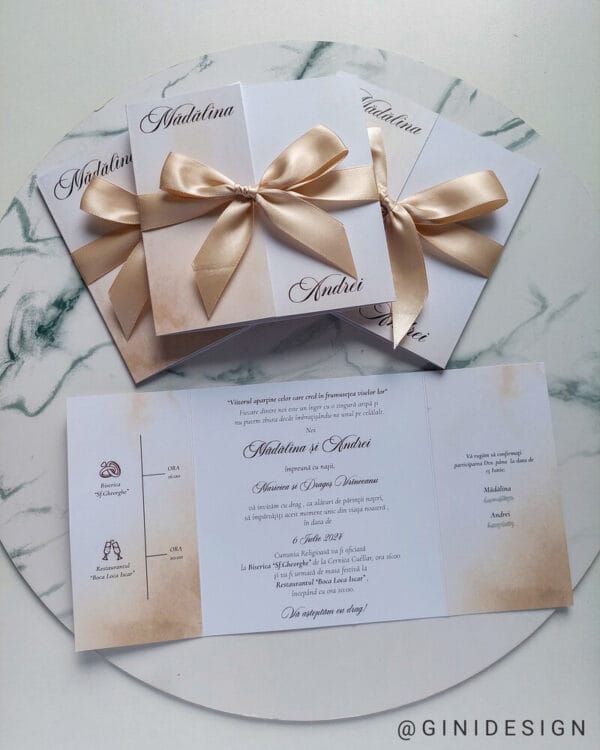 invitatie de nunta crem bej cu panglica