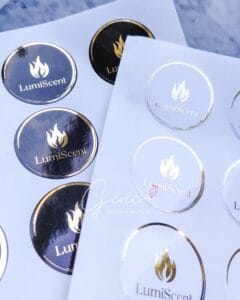 Etichete adezive personalizate cu folio cu logo