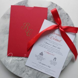 Invitație nuntă cu inițiale și panglică